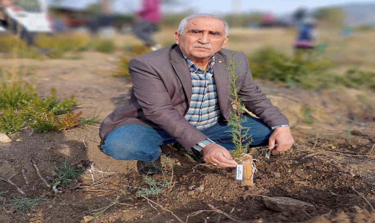 Kozan’da Yanan Ormana Şehit ve Gazilerimizin İsimleriyle Fidan Dikildi