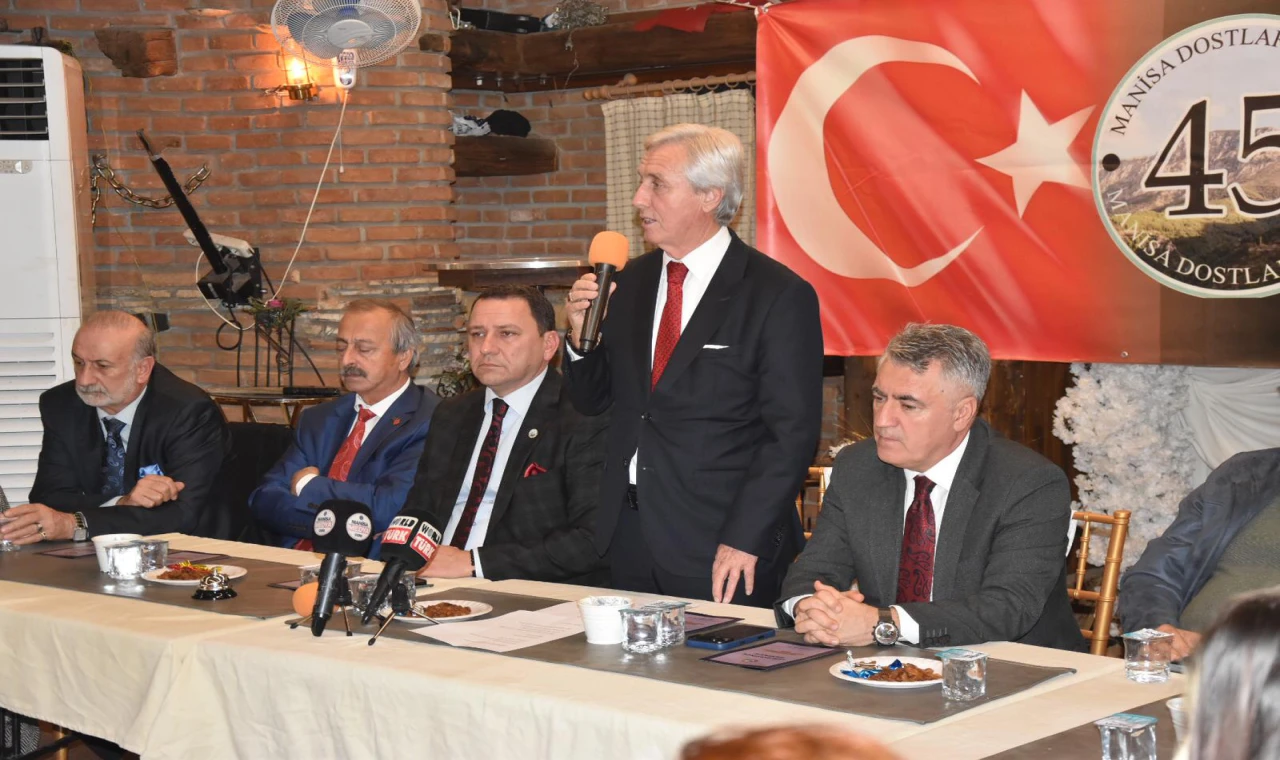 Manisa Dostlar Meclisi’nde Demokrasi ve Özgürlükler Konuşuldu