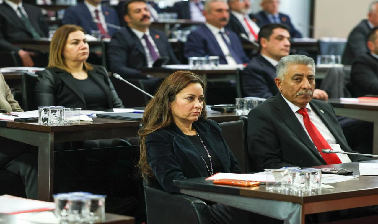 CHP’Lİ ÖZALPER İL BAŞKANLARI TOPLANTISI’NA KATILDI