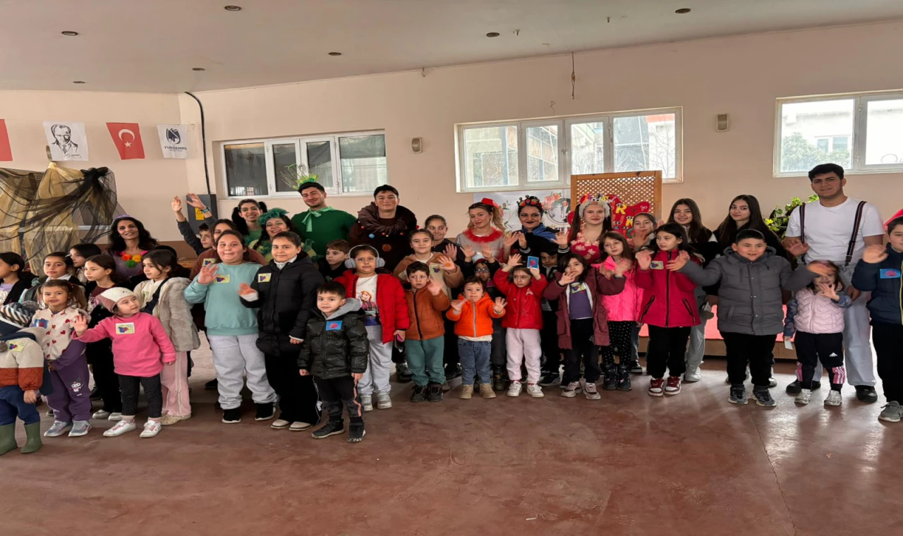 ÇOCUKLAR SAĞLIKLI BESLENMEYİ TİYATROYLA ÖĞRENDİ