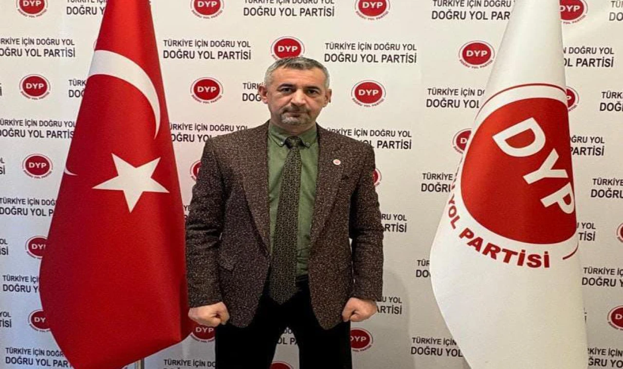 İlkay Şimşek: Bu Gün Bayrağı İndiren, Yarın Ülkeyi Böler!