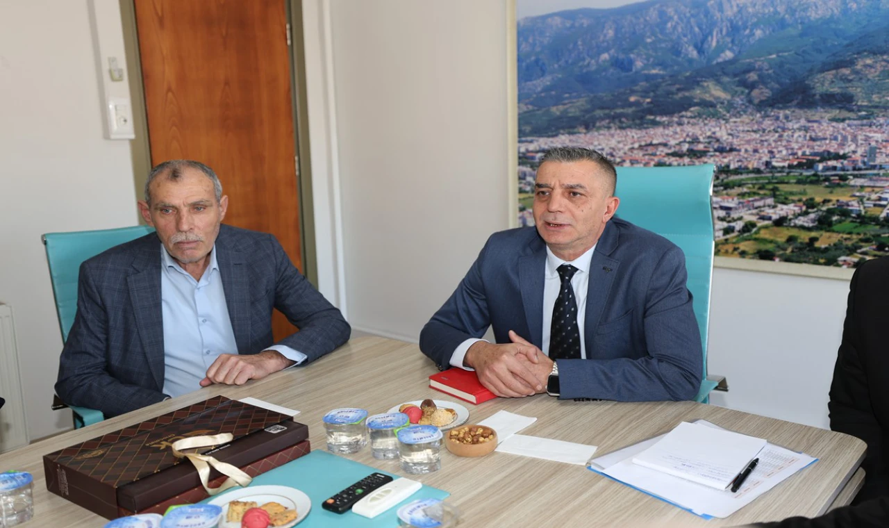 KOLLARI SIVAYAN BAŞKAN ŞİMŞEK 67 MAHALLENİN NABZINI TUTTU