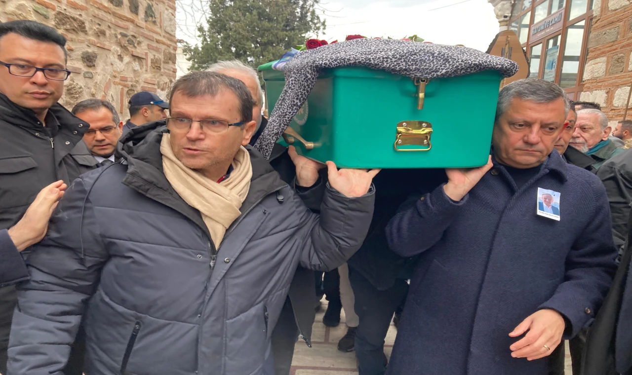 Özgür Özel Manisa’da İki Ayrı Cenaze Törenine Katıldı