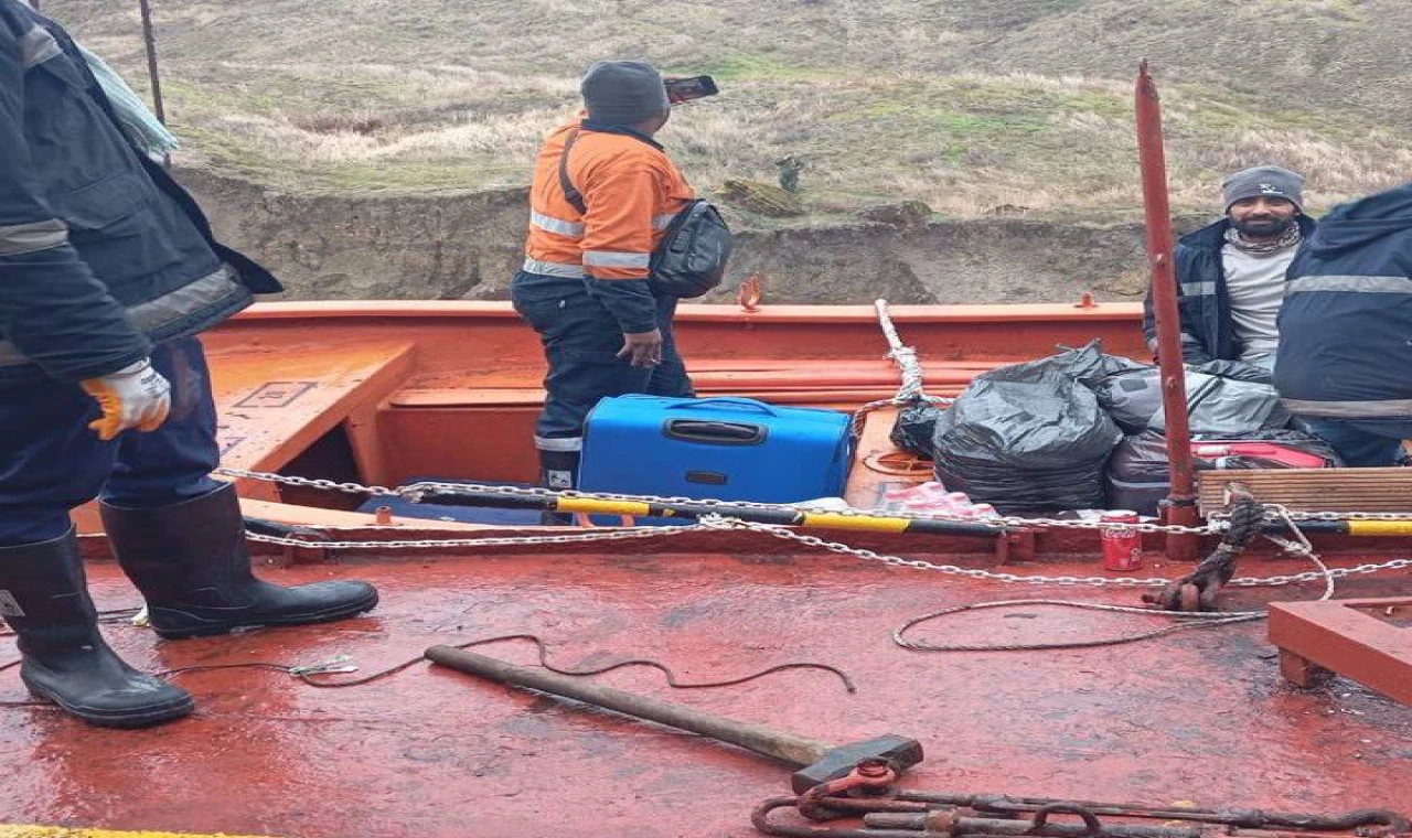 Türk Gemisi Kerç Boğazı’nda Karaya Oturdu