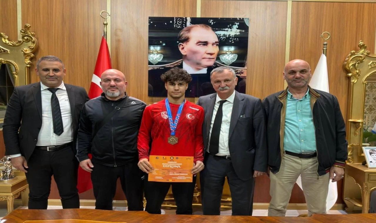 YUNUSEMRE BELEDİYESPOR'DAN 2025'TE 211 MADALYA VE 34 KUPA