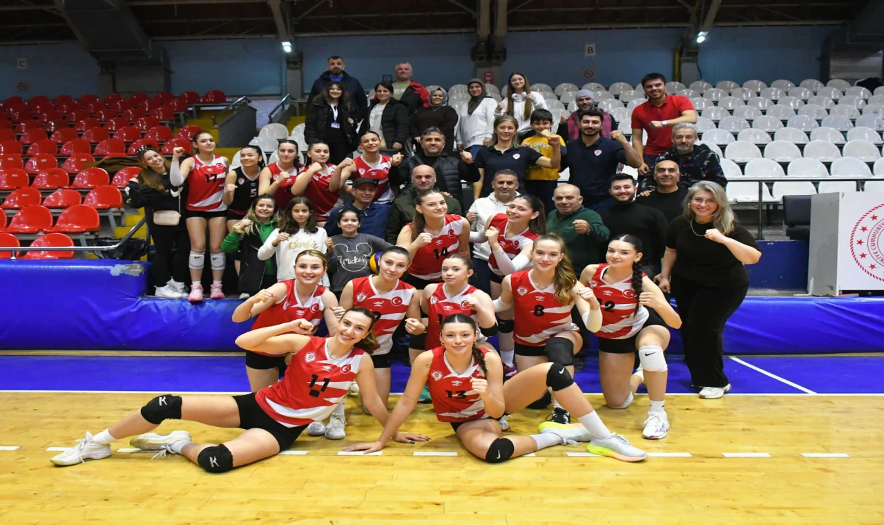 YUNUSEMRE'NİN SULTANLARI LİGDE KALDI