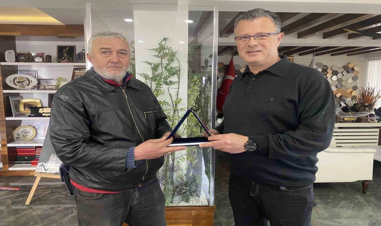 Alaşehir’de Temizlik İşçisinden Örnek Davranış