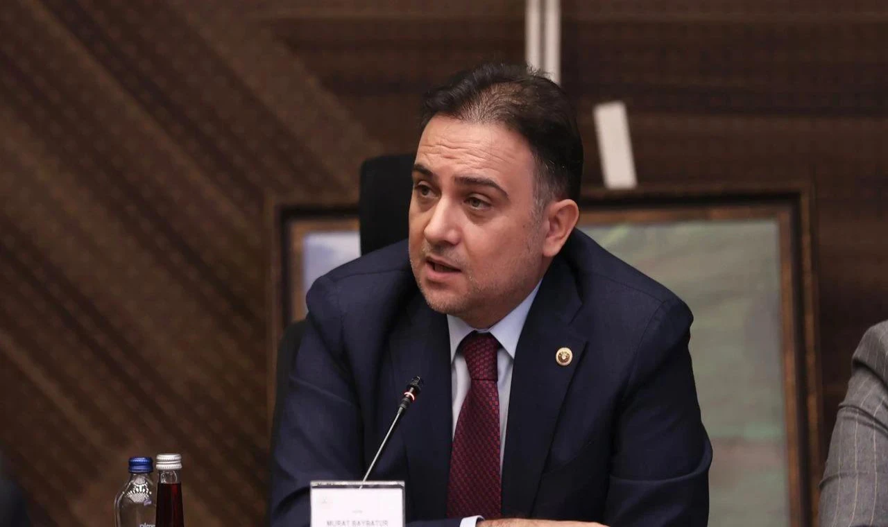 Baybatur: “Demirci’ye 750 kişilik öğrenci yurdu yapılacak”