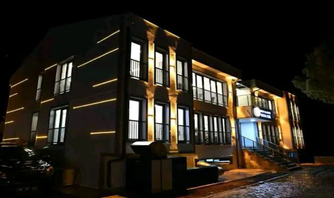 Demirci’de Eski Meteoroloji Binası Restore Edilerek Modern Sosyal Tesise Dönüştürüldü