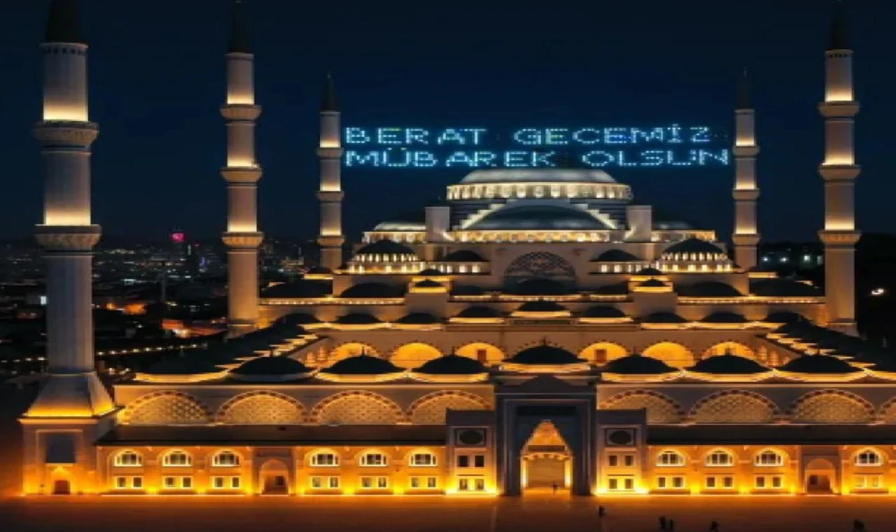 Dua ve Tövbe Gecesi Berat Kandili Yarın Başlıyor...