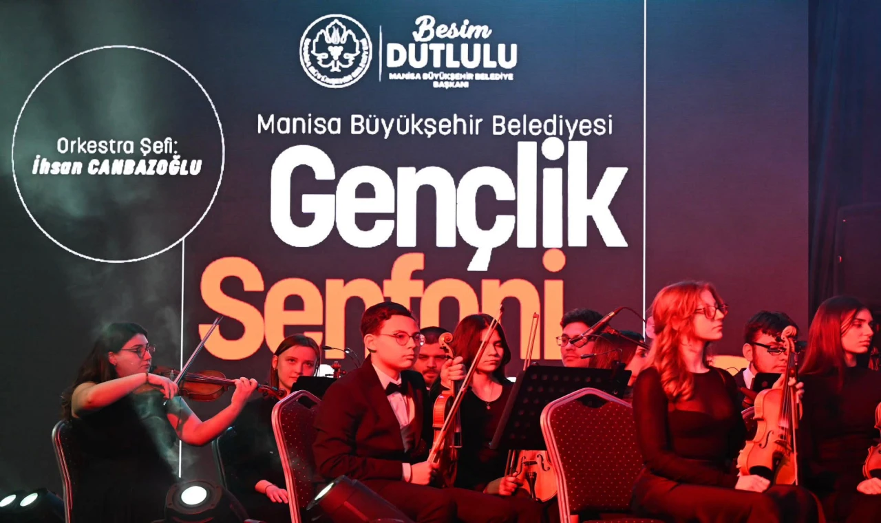 Manisa Büyükşehir Belediyesi Gençlik Senfoni Orkestrası İlk Konserini Verdi
