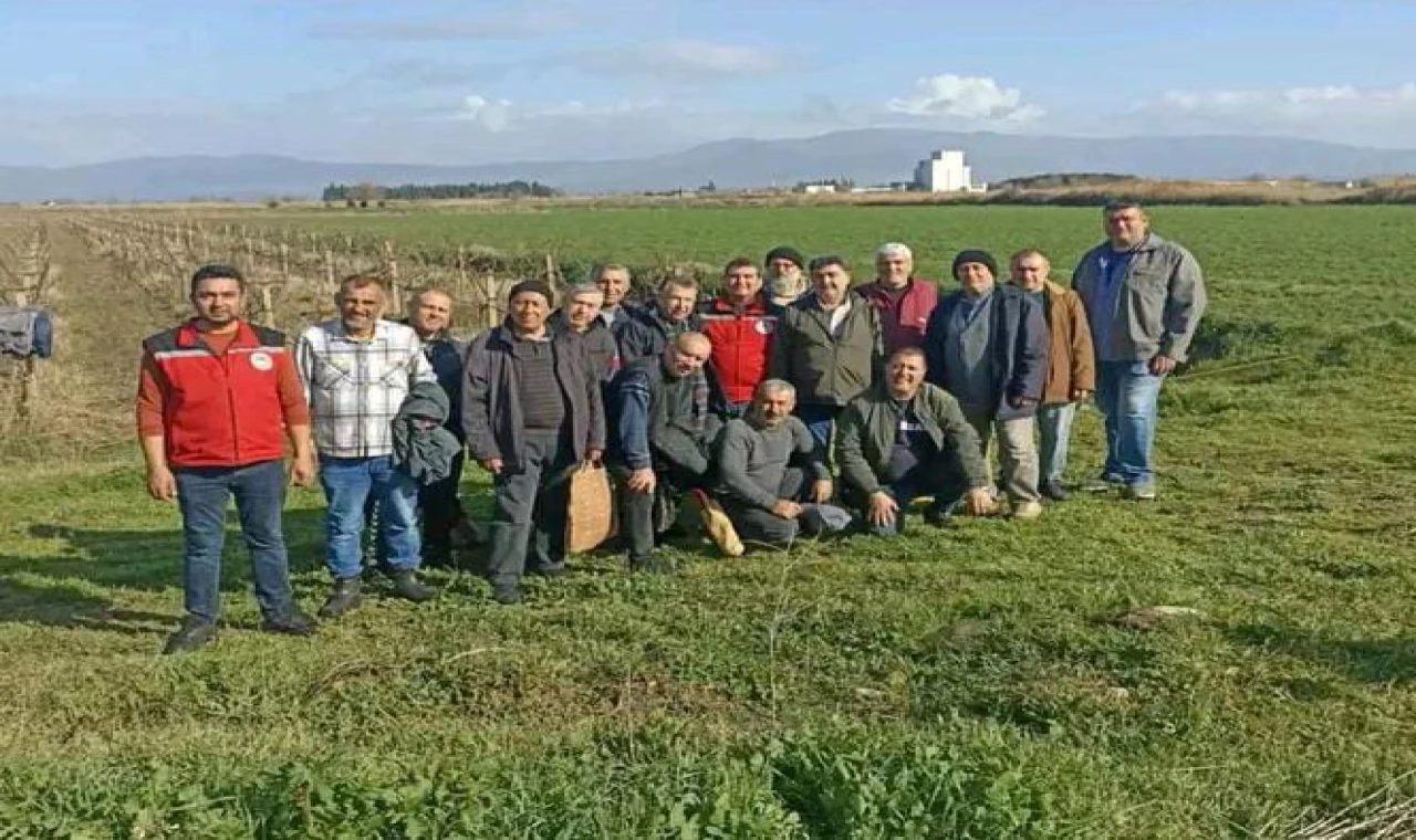 Salihli’de Üreticilere Budama ve Gübreleme Eğitimi