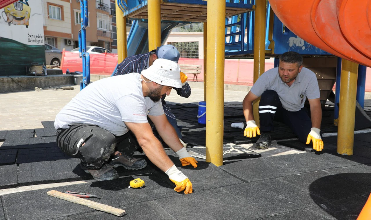 ŞEHZADELER BELEDİYESİ’NDEN PARKLARA GÜVENLİK VE KONFOR DOKUNUŞU