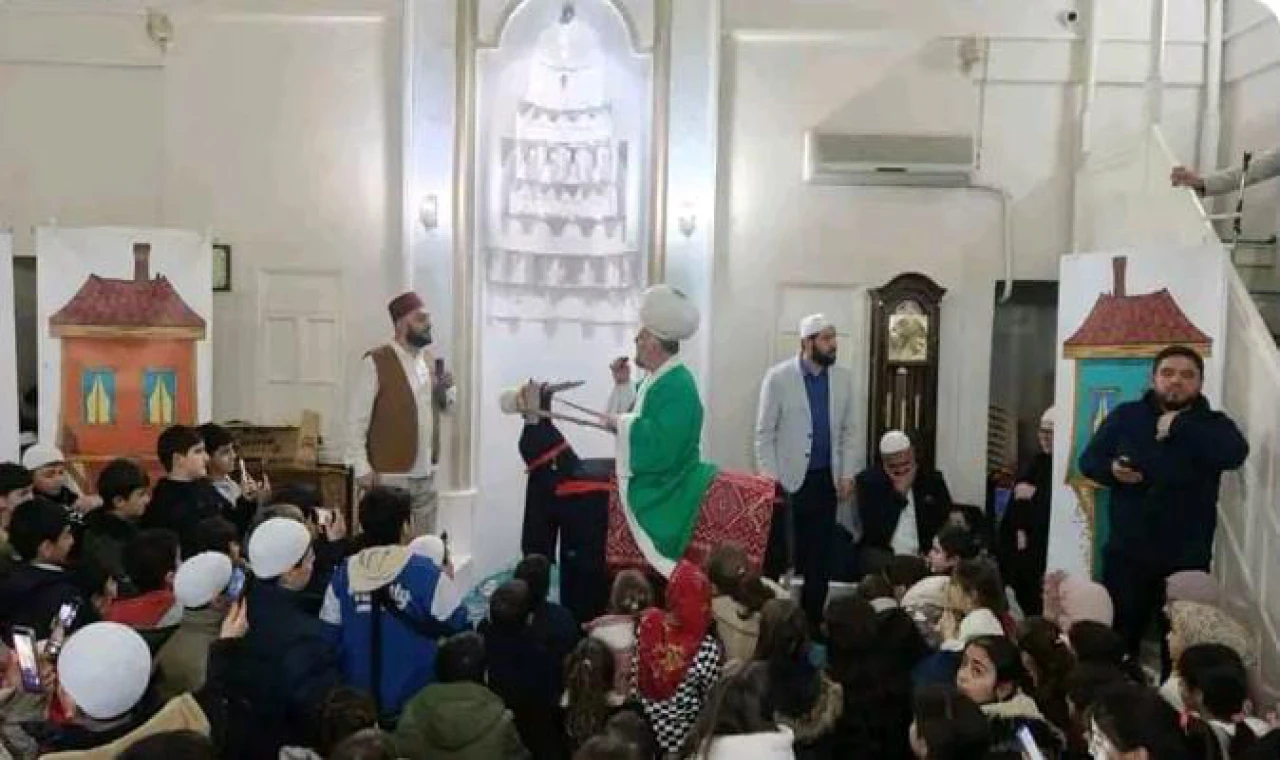 Şehzadeler’de Çocuklara Özel Teravih Gecesi Yoğun İlgi Gördü