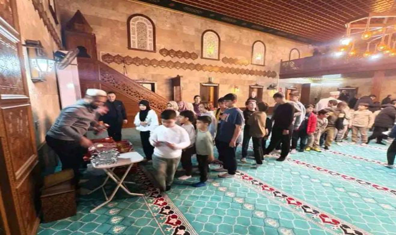 Teravihte Miniklere Sürpriz