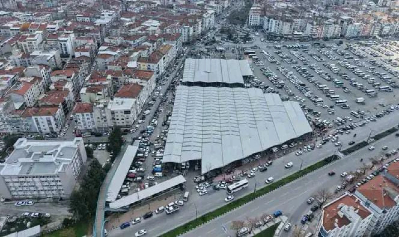 Manisa Perşembe Pazarı’nda Su Birikmesi Sorunu Giderildi