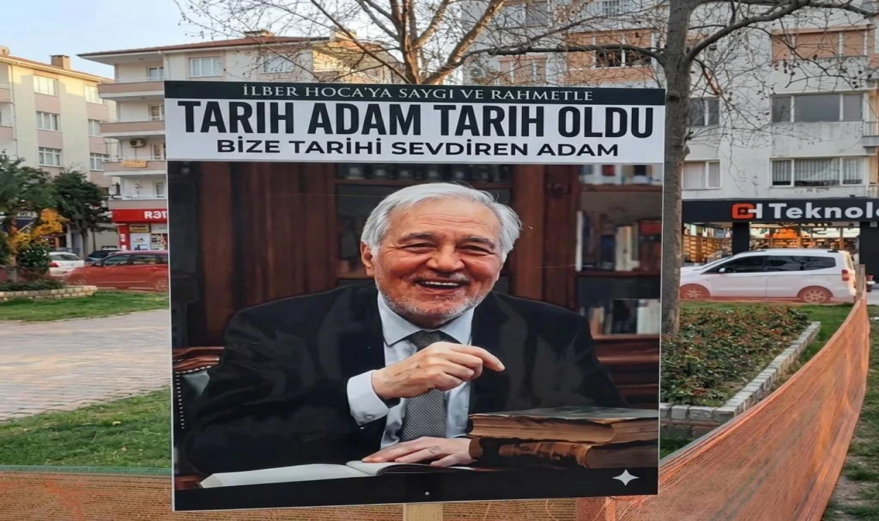 Manisa'da Esnaftan İlber Ortaylı İçin Anlamlı İkram