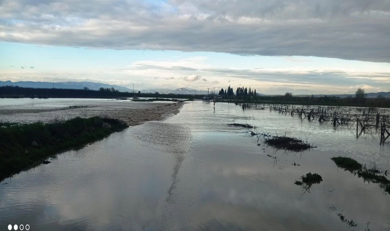 Manisa’da Yağış Alarmı Gediz Nehri Kritik Seviyede