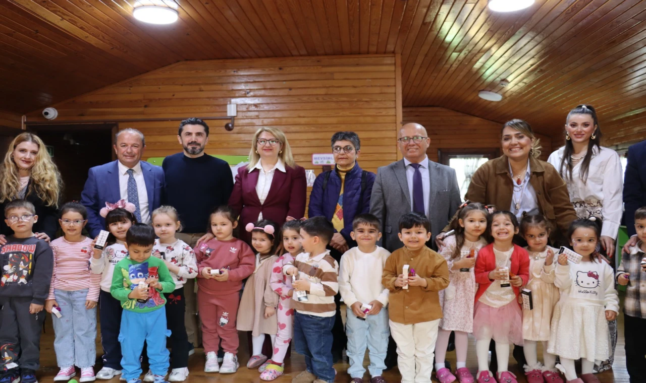 YUNUSEMRE’DE MİNİKLERE AĞIZ VE DİŞ SAĞLIĞI EĞİTİMLERİ SÜRÜYOR