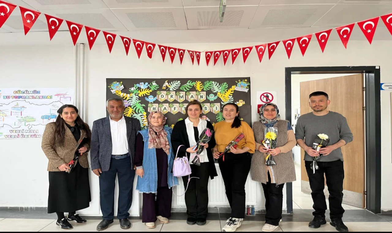 Gördes’te Anlamlı Ziyaret Öğrencilere Moral Oldu