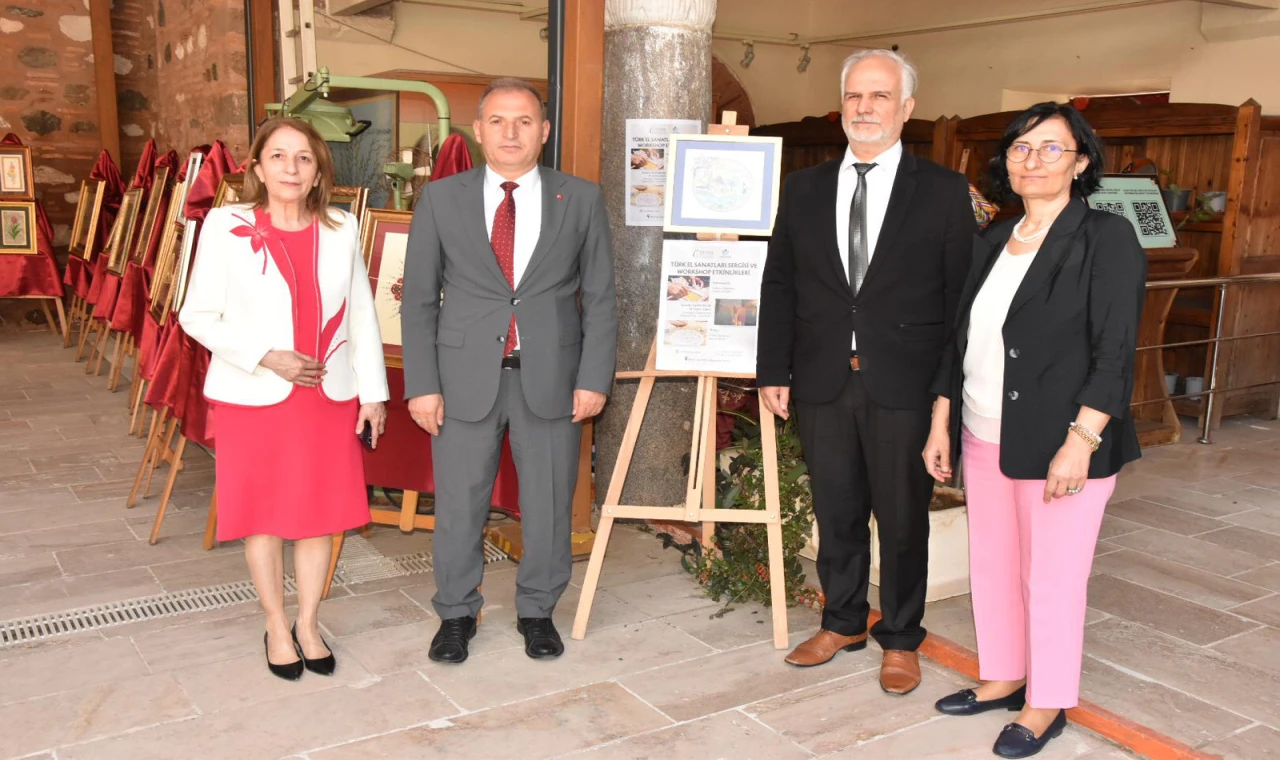 Manisa’da Türk El Sanatları Sergisi Açıldı