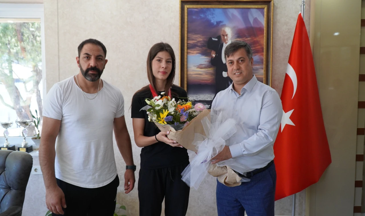 Manisalı Milli Boksör Masal Ece Buruk Fenerbahçe’ye Transfer Oldu!