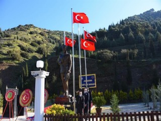 ŞANLI ZAFER KUTLANIYOR