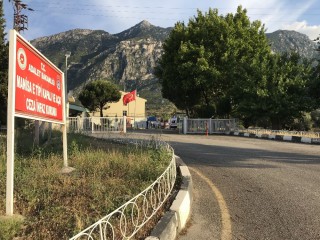 MANİSA'DA CEZAEVİ YANGINI