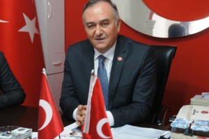 MHP'Lİ AKÇAY ÇİFTÇİLERİN SESİ OLDU