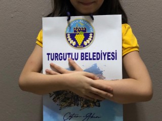 ÖĞRENCİLER TABLETLERİNE KAVUŞTU