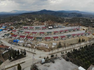 MANİSALI DEPREMZEDELERİN YÜZÜ GÜLDÜ