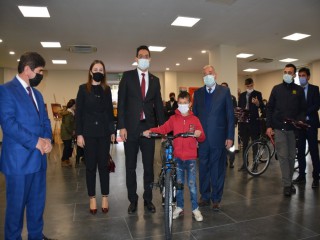 'SELENDİ EVDE OKUYOR' PROJESİ SÜRÜYOR