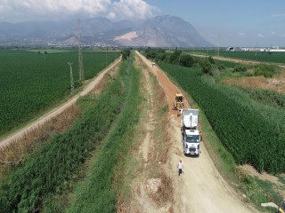 OVA YOLLARINDA ASFALT ÇALIŞMASI