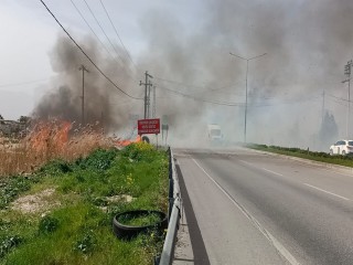 İSTANBUL KARAYOLUNDA KORKUTAN YANGIN