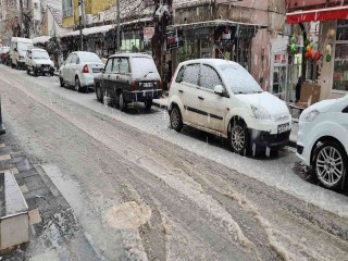 GÖRDES' E YILIN İLK KARI DÜŞTÜ