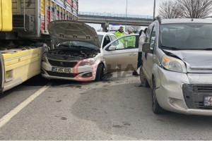 DEPREMZEDE AİLE KAZA YAPTI : 6 YARALI