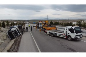 KİMYASAL YÜKLÜ TANKER DEVRİLDİ