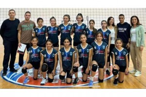 VOLEYBOLUN MELEKLERİ ANISINA TURNUVA