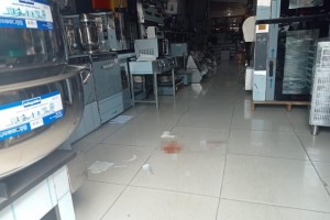 SALDIRGAN İŞYERLERİNE ATEŞ AÇTI 1 AĞIR 3 YARALI