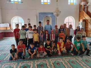 MANİSA'DA ÖRNEK İMAM CAMİYİ ÇOCUKLARA SEVDİRDİ