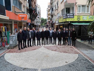 ÇİMENTEPE CADDESİ ESNAFLARINDAN BAŞKAN ÇELİK'E HİZMET TEŞEKKÜRÜ