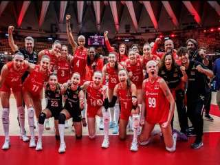 A Milli Kadın Voleybol Takımımız Tarih Yazdı: Dünya Şampiyonası Finalinde!