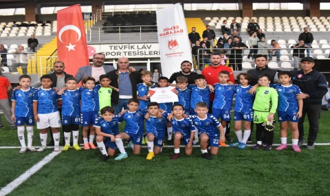 MİNİK KRAMPONLAR CUMHURİYET İÇİN TER DÖKTÜ