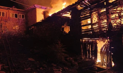 Gördes’te Gece Yarısı Yangın Faciası: 1 Kişi Hayatını Kaybetti!