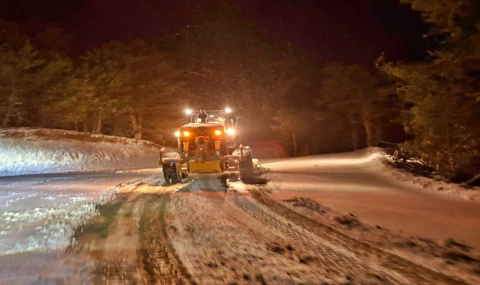 Manisa Büyükşehir Belediyesi Ekipleri Kar Mesaisinde