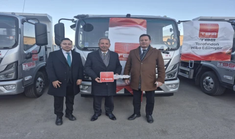 SALİHLİ BELEDİYESİ’NE YENİ ÇÖP TOPLAMA KAMYONU