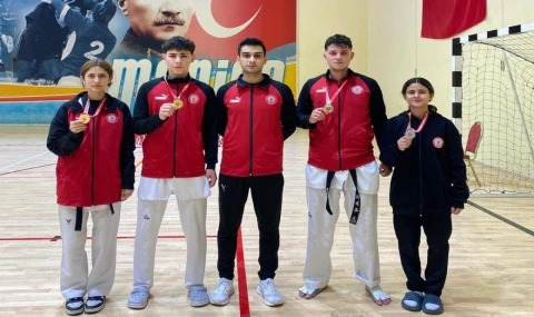 ŞEHZADELER BELEDİYESİNİN TAEKWONDOCULARI İL BİRİNCİLİĞİNE DAMGA VURDU