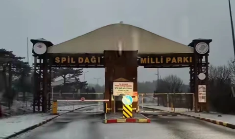 Spil Dağı’na Mevsimin İlk Karı Düştü