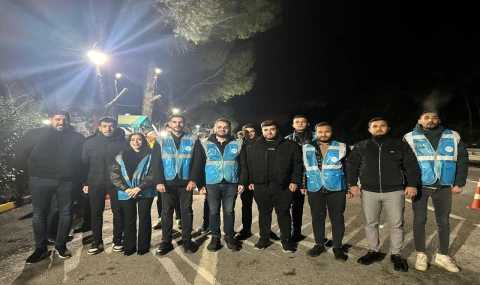 AK Parti Manisa Gençlik Kolları yeni yıl öncesi çalışanları ve minikleri unutmadı