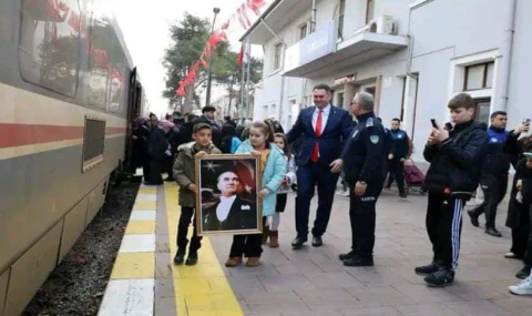 Atatürk’ün Turgutlu’ya Gelişinin 103. Yıldönümü Törenle Anıldı